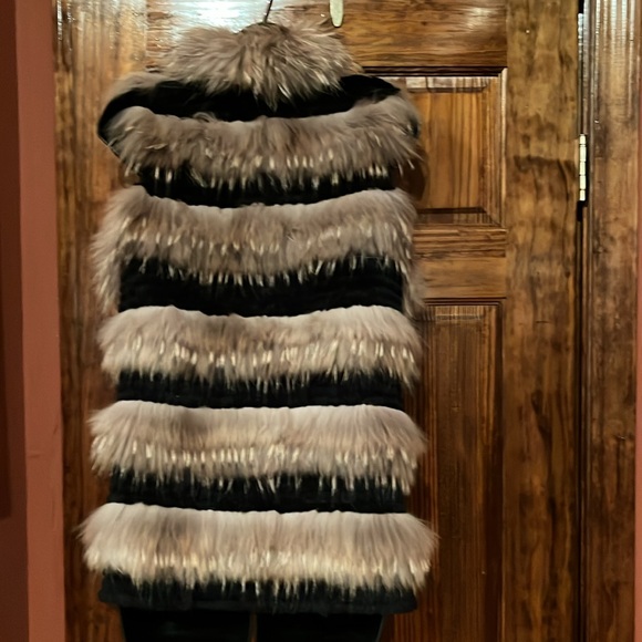 Belle Fare Black & Tan Rex & Fox Fur Vest - Picture 4 of 15